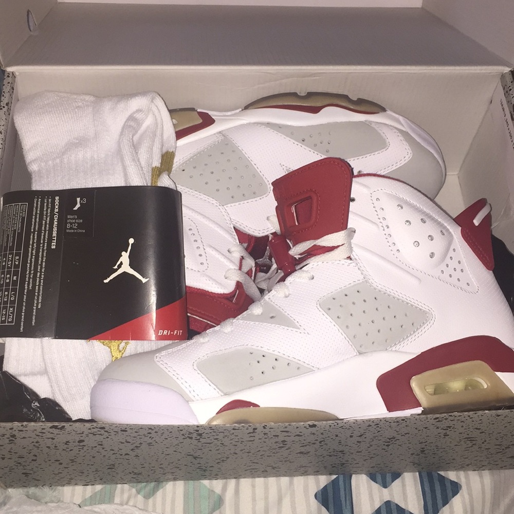 Last price drop!Jordan’s men’s size 8 women size 9